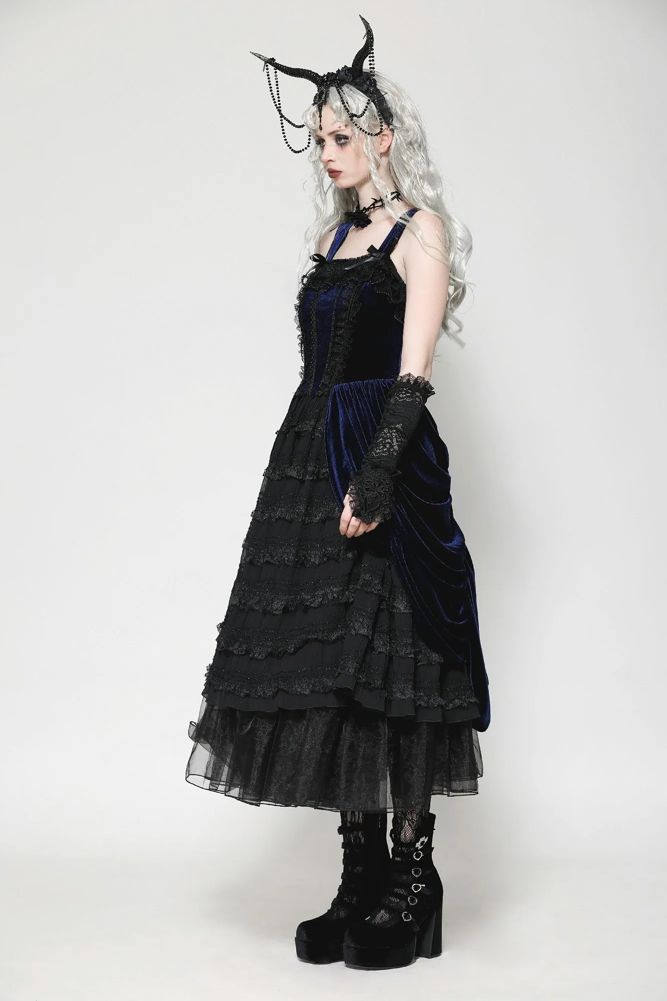Gothic Romantic Lace Embroidered Gloves AGL026