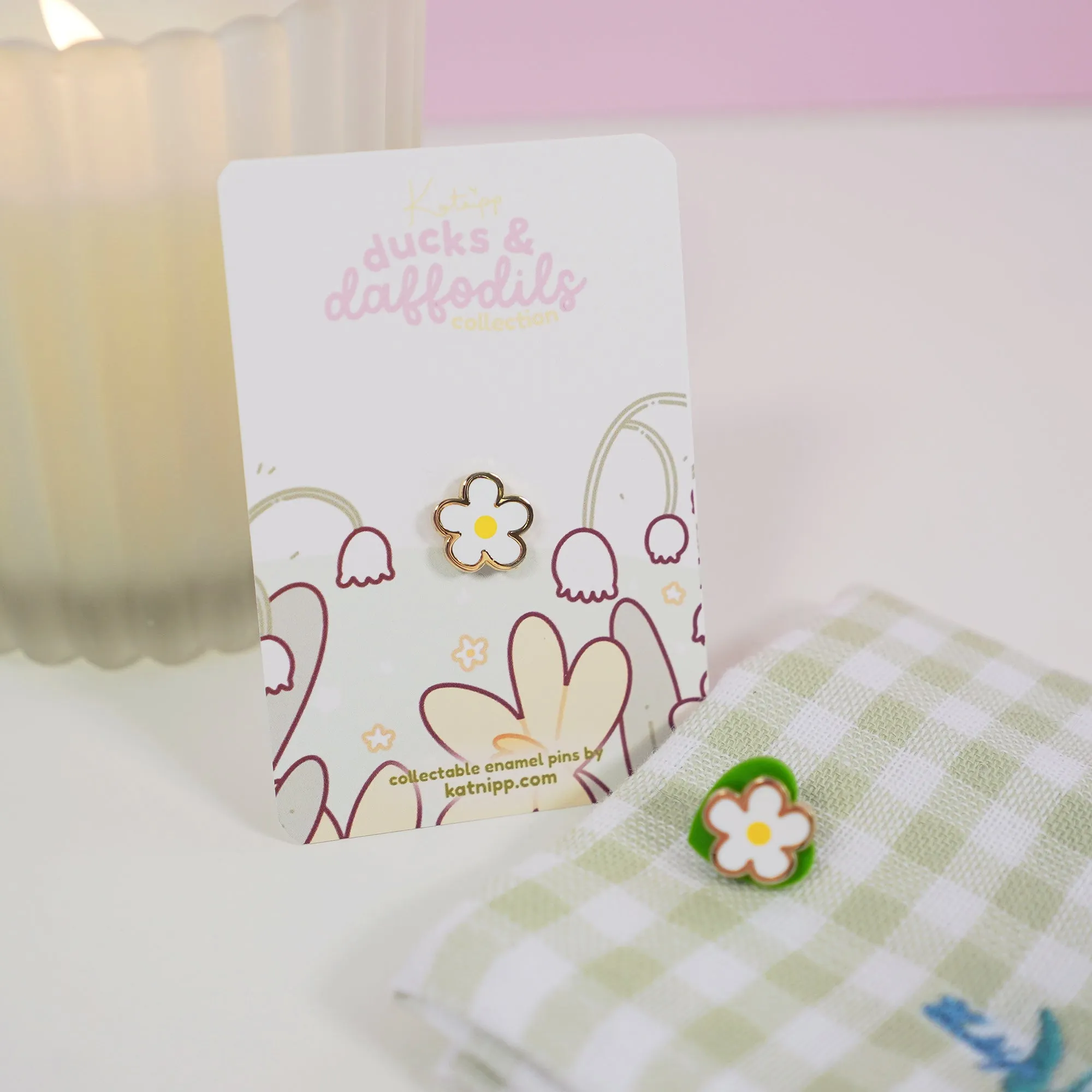 Mini White Daisy Flower Enamel Pin | Cute Kawaii Flower Pin | Spring Ducks & Daffodils Collection