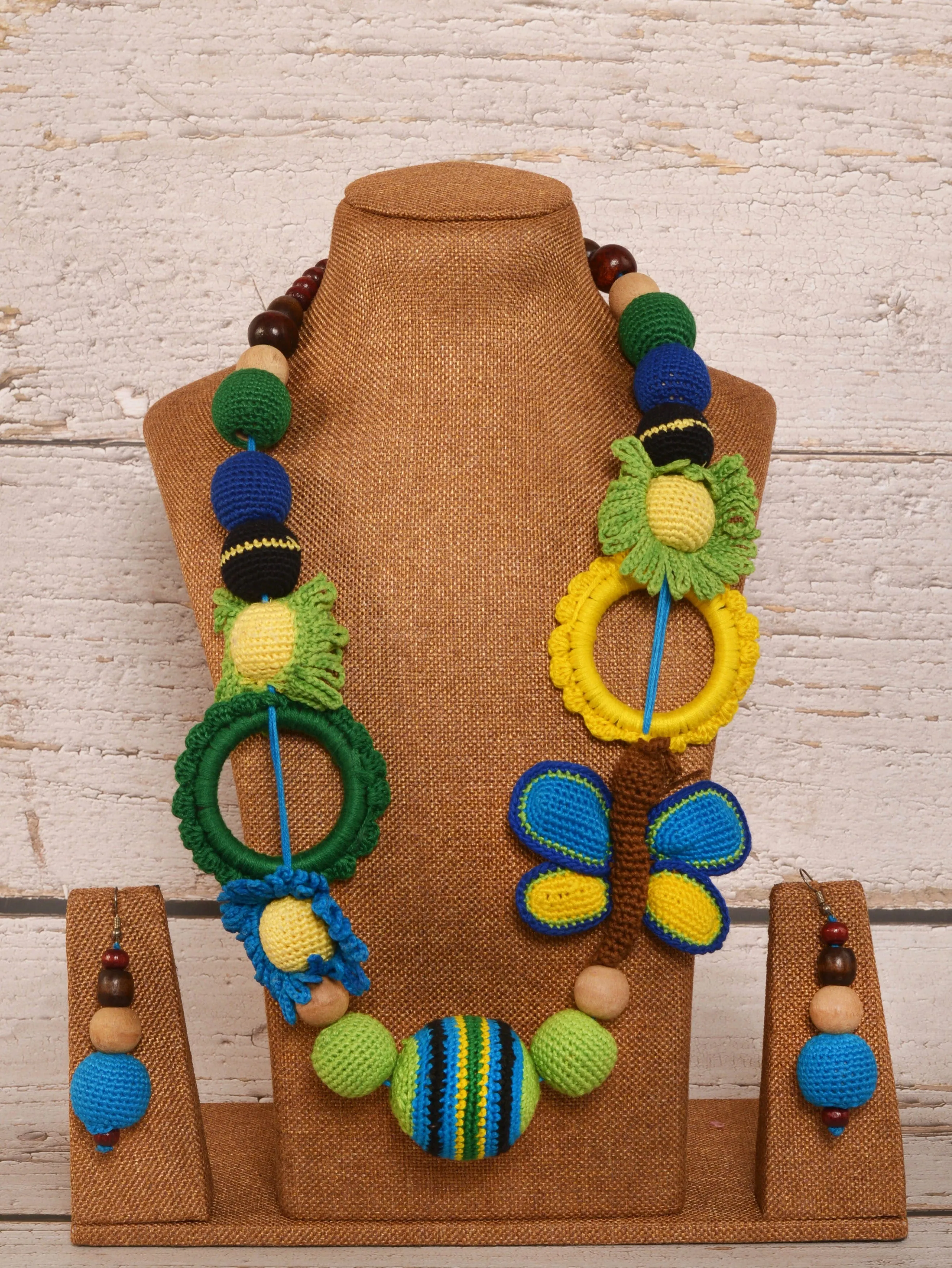 Samaira Crochet Necklace & Earrings  set