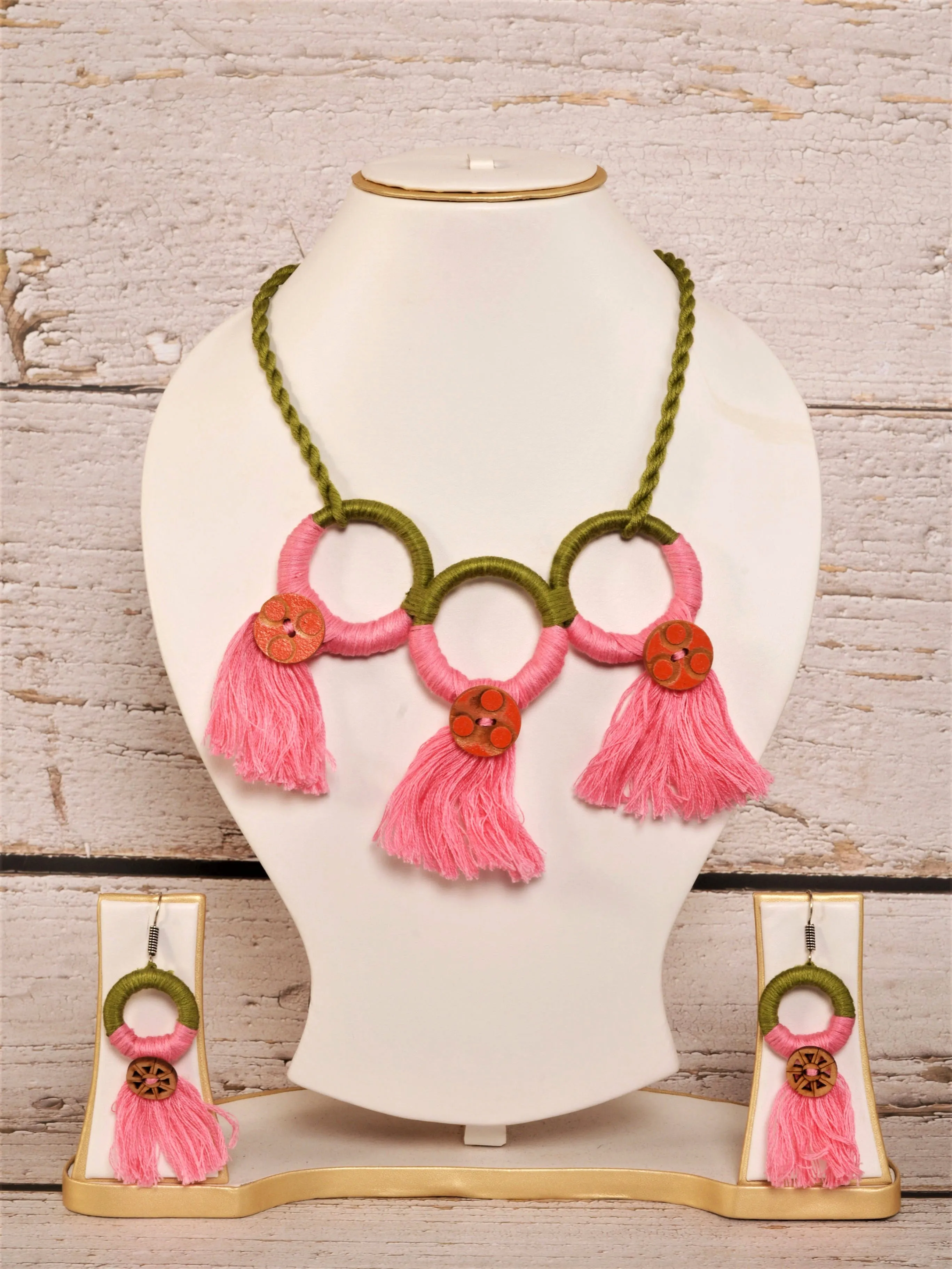 Ura Crochet NNecklace & Earrings  set